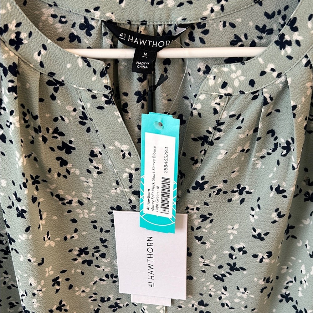 41 Hawthorn Floral Blouse - Mint Green and Navy Stitch Fix Size Medium - Picture 2 of 6